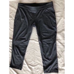 Heathered grey Under Armour Capri